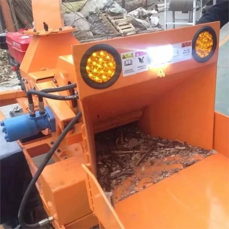 Wood Sawdust Crusher Mobile Wood Shredder