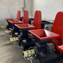 Enerģiju taupoša kokogļu brikešu mašīna