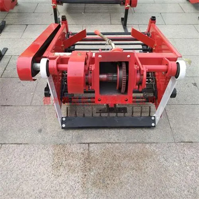 Kartupeļu savākšanas mašīna